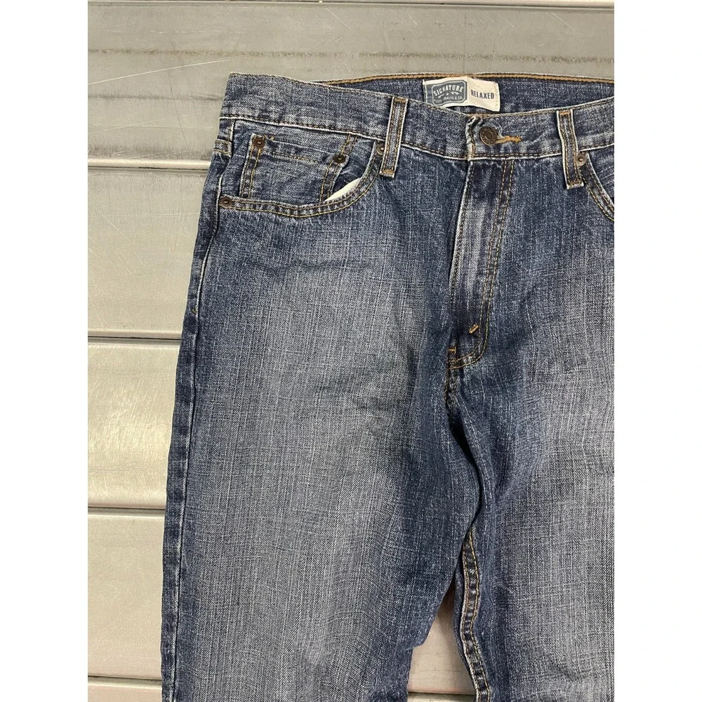 Signature Levis  Jeans Mens 33X29 Blue Medium Wash Denim Relaxed Leg 100% Cotton